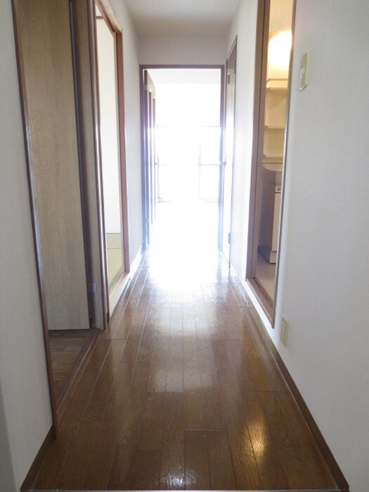 物件内観写真8　(廊下)