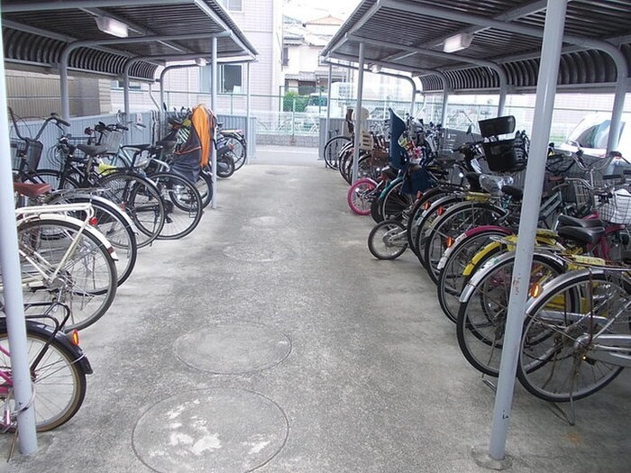 物件外観写真5　(駐輪場)