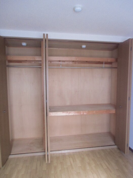 物件内観写真13　(収納)