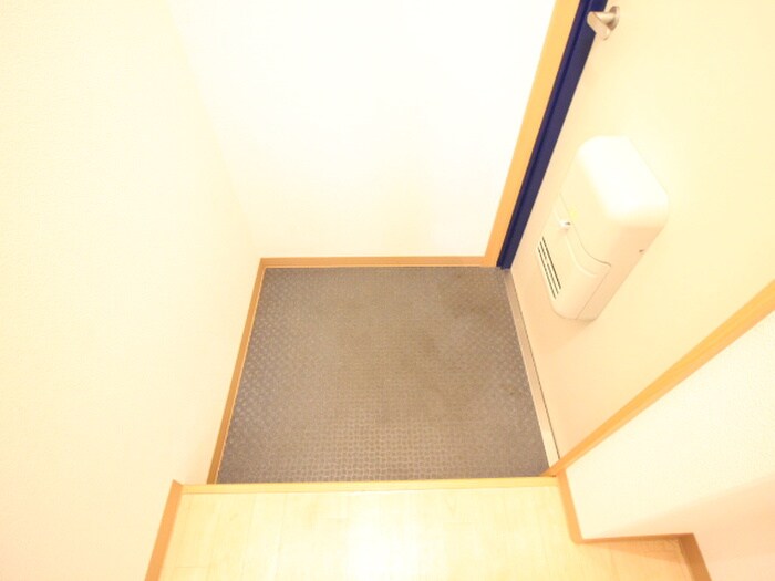 物件内観写真3　(玄関)