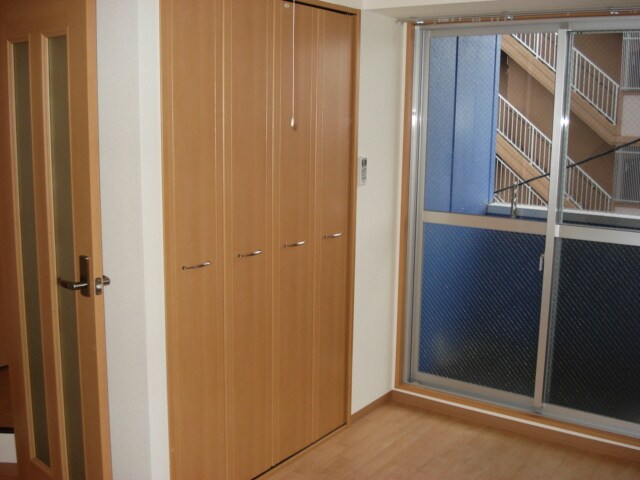 物件内観写真3　(居室)