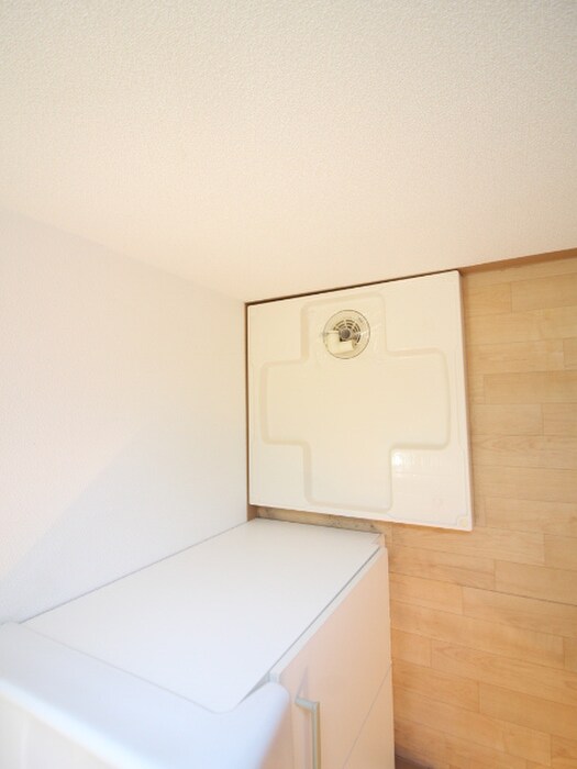 物件内観写真5　(洗濯機置場)