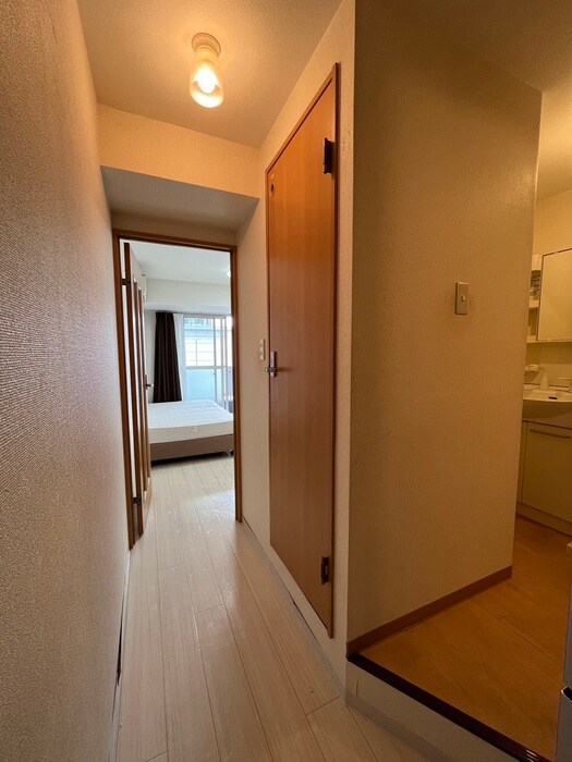 物件内観写真10　(廊下)