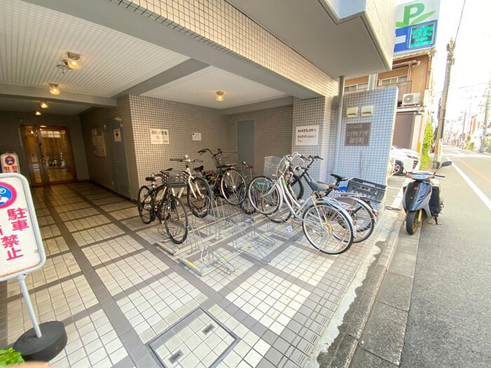 ロイヤルプラザ御幸町（４０４）の駐輪場