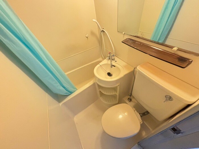 ロイヤルプラザ御幸町（４０４）のバス