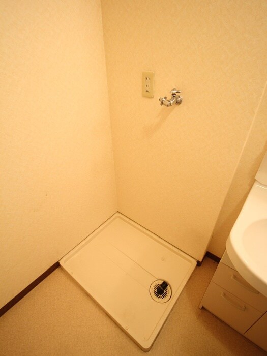 物件内観写真10　(洗濯機置場)