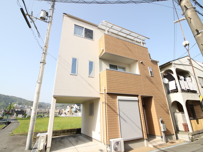 箕面市西小路4丁目戸建