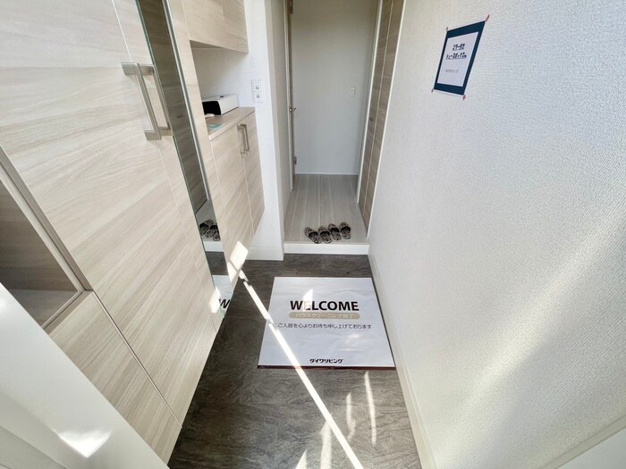 物件内観写真18　(玄関)