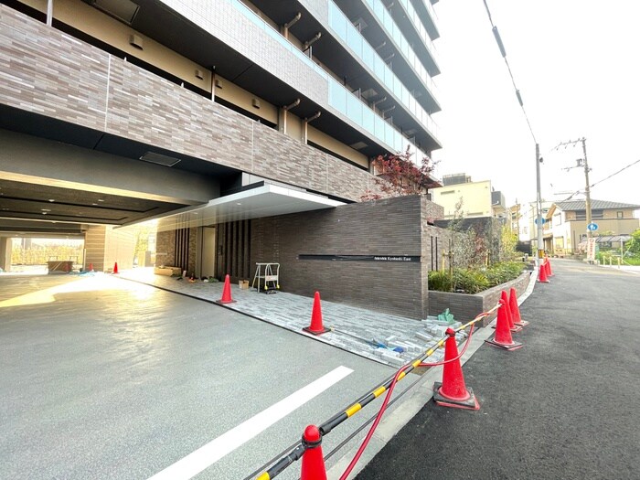 物件外観写真4　(エントランス部分)