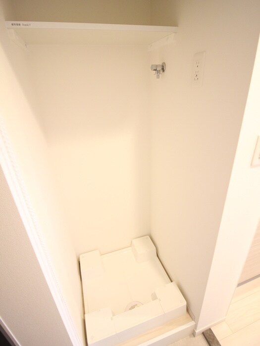 物件内観写真10　(洗濯機置場)