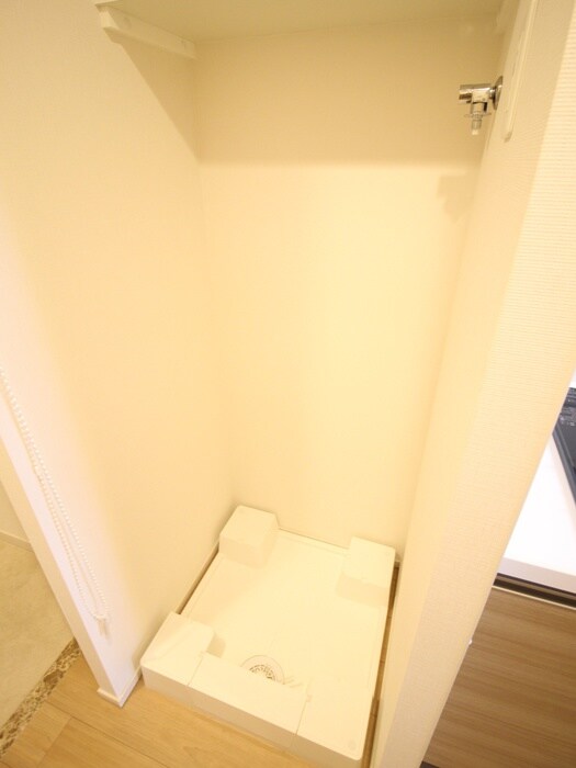 物件内観写真11　(洗濯機置場)