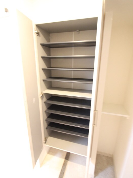 物件内観写真17　(靴箱)