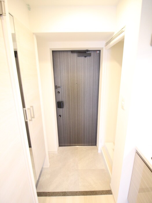 物件内観写真18　(玄関)