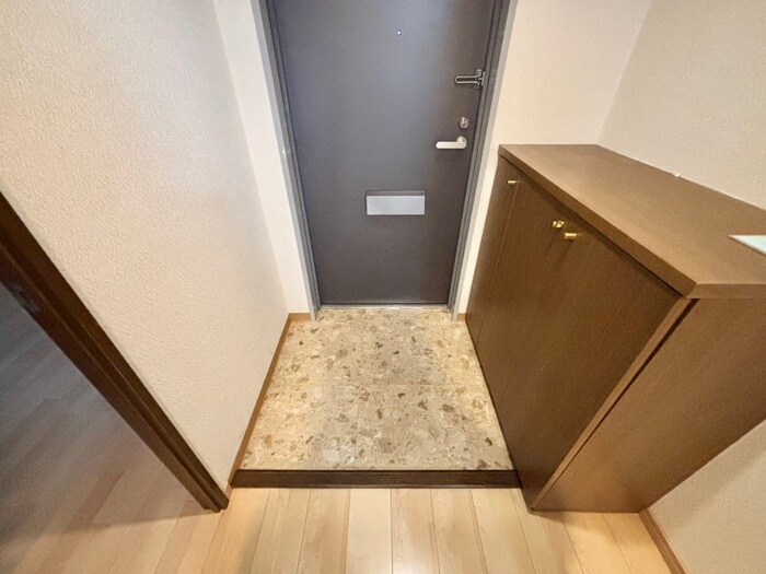 物件内観写真15　(玄関)