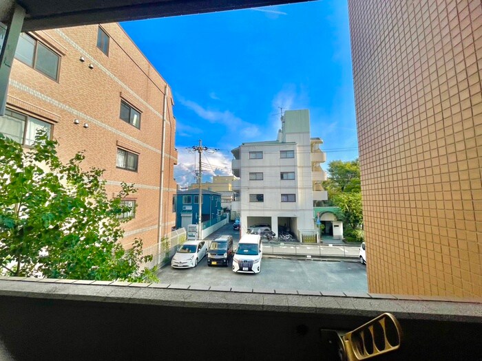 物件内観写真16　(室内からの展望)