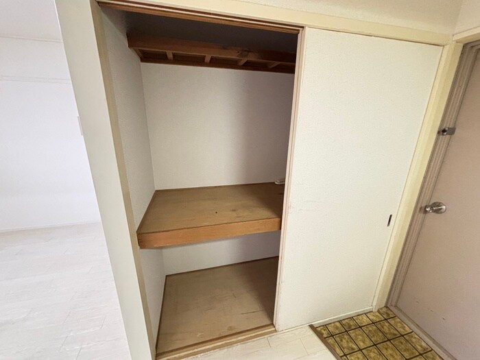 物件内観写真12　(収納)