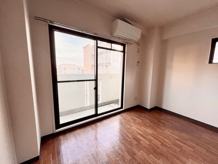 物件内観写真10　(居室)