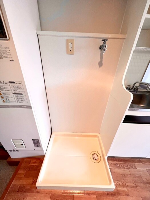 物件内観写真14　(洗濯機置場)