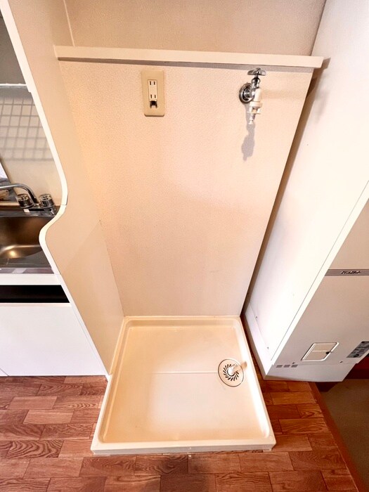 物件内観写真15　(洗濯機置場)