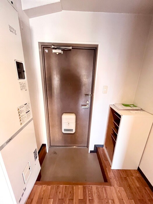 物件内観写真16　(玄関)