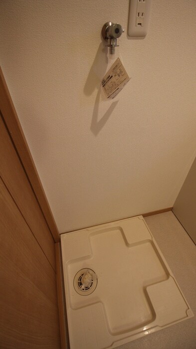 物件内観写真17　(洗濯機置場)