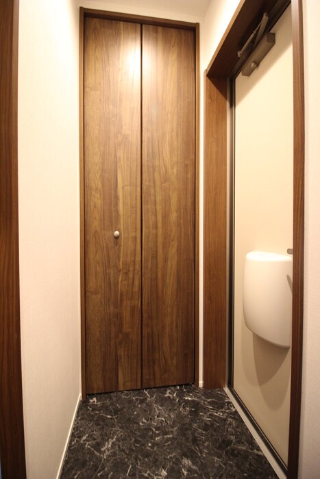 物件内観写真9　(玄関)