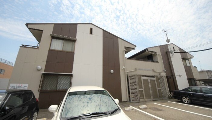 物件外観写真3　(駐車場)