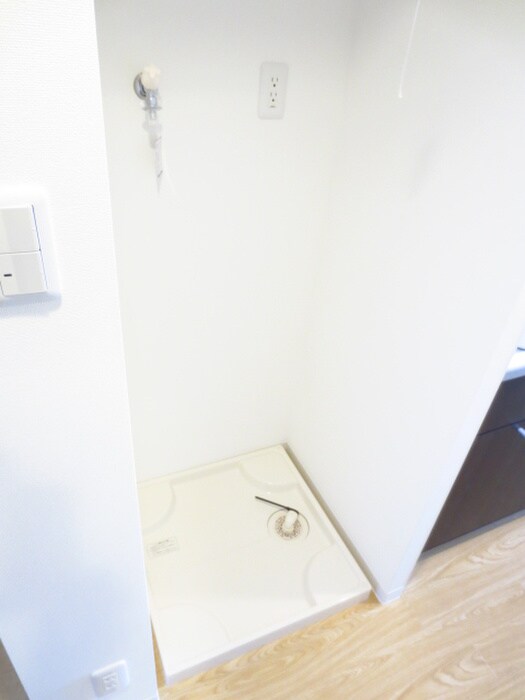 物件内観写真15　(洗濯機置場)