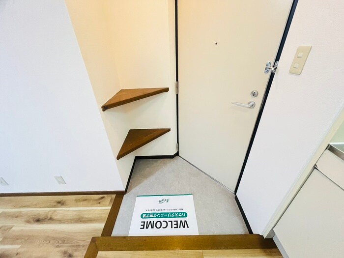 物件内観写真12　(玄関)