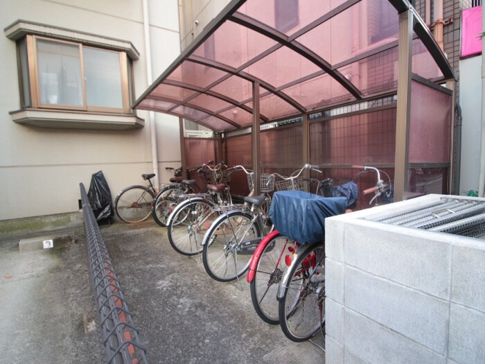 物件外観写真3　(駐輪場)