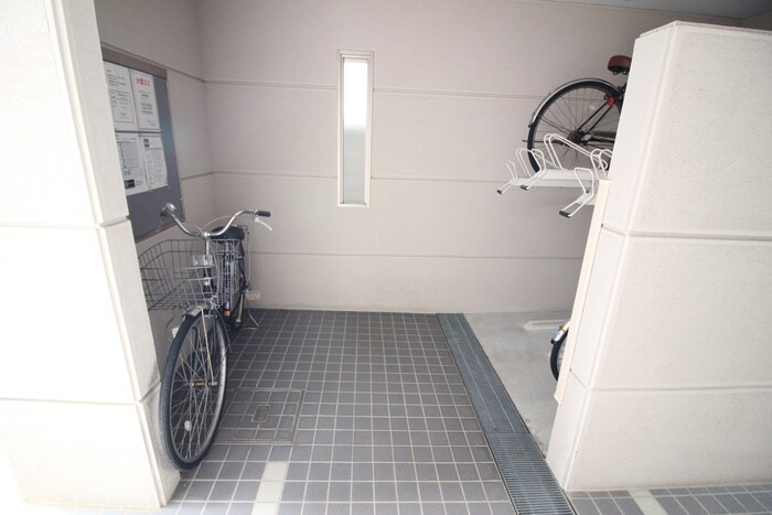 物件外観写真6　(駐輪場)