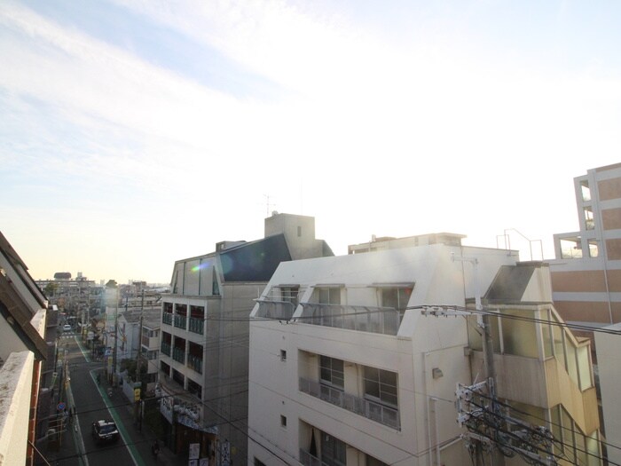 物件内観写真17　(室内からの展望)