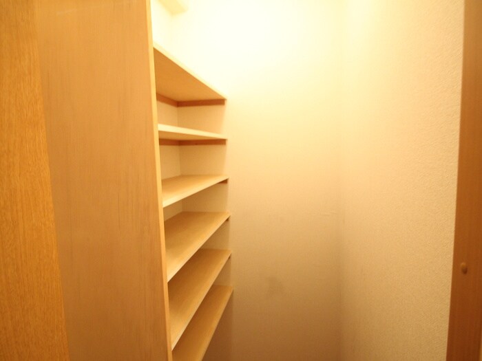 物件内観写真18　(靴箱)