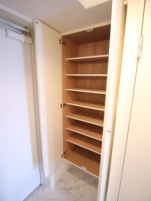 物件内観写真12　(靴箱)