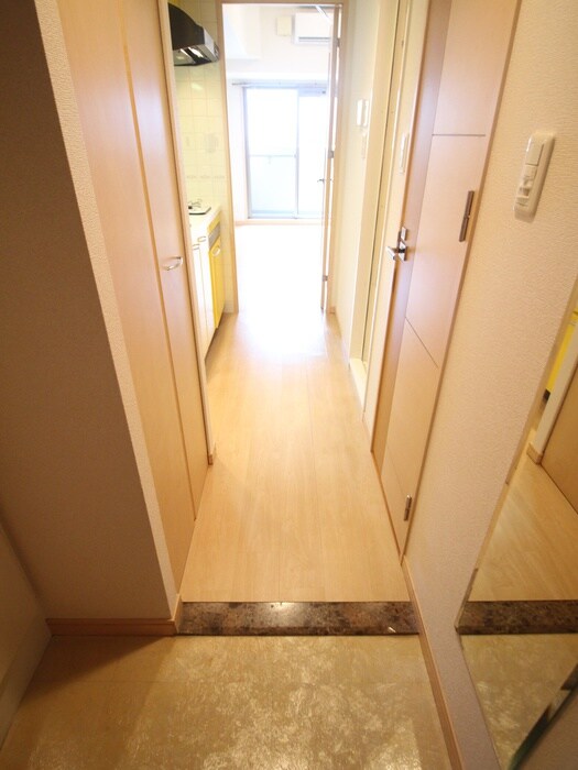 物件内観写真14　(玄関)