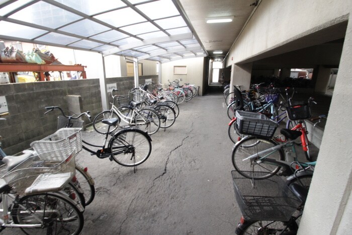 物件外観写真5　(駐輪場)