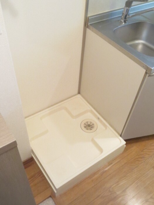 物件内観写真8　(洗濯機置場)