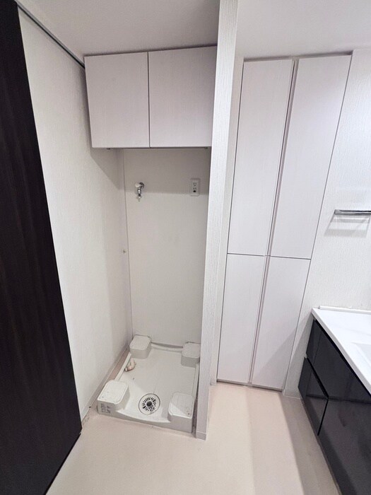 物件内観写真18　(洗濯機置場)