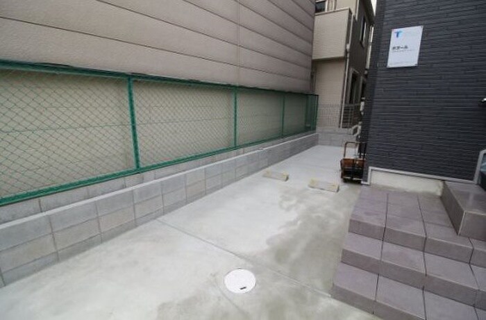 物件外観写真3　(駐輪場)