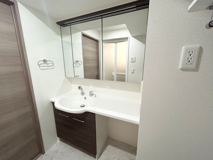 物件内観写真9　(洗面)