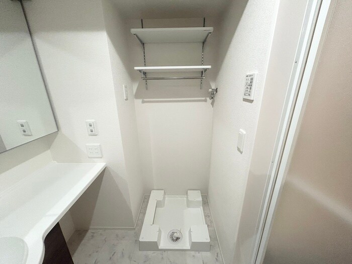 物件内観写真11　(洗濯機置場)