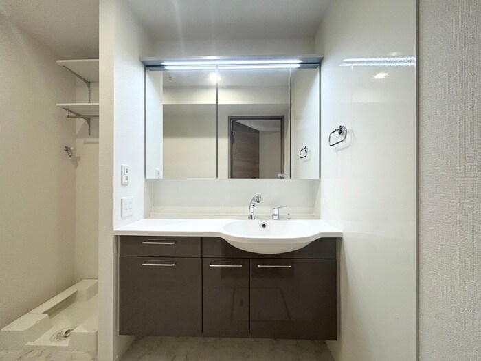 物件内観写真11　(洗面)