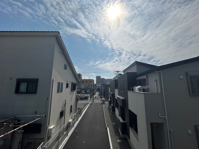 物件内観写真20　(室内からの展望)