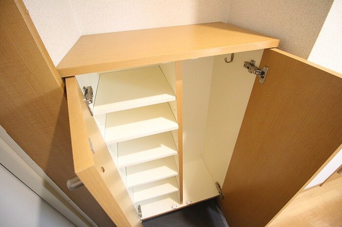 物件内観写真15　(靴箱)