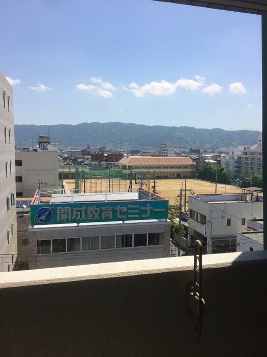 物件内観写真10　(室内からの展望)