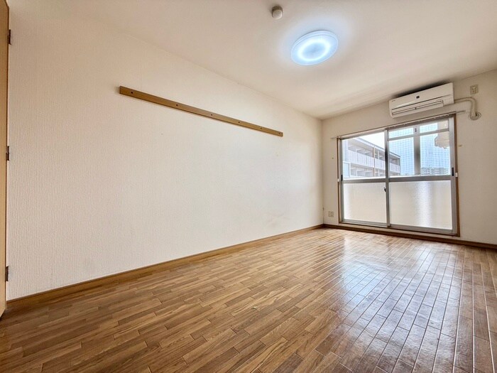 物件内観写真10　(居室)