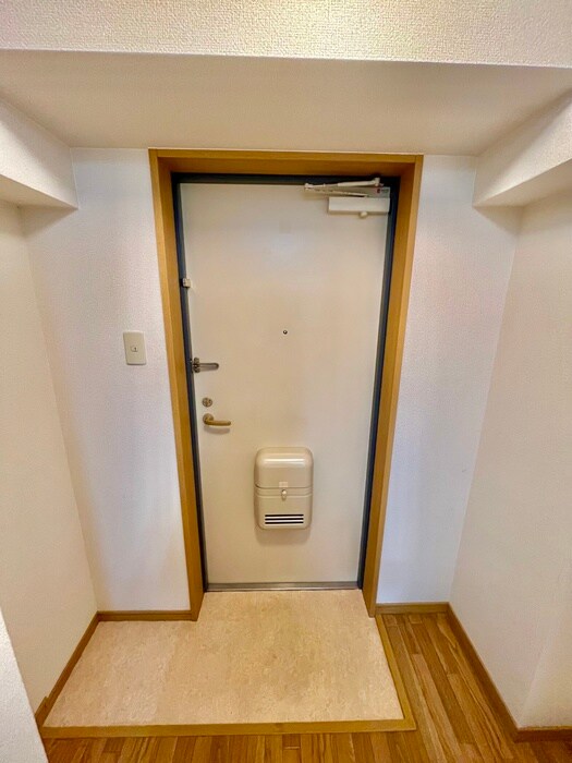物件内観写真15　(玄関)