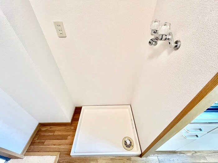 物件内観写真17　(洗濯機置場)