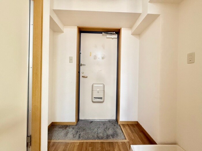 物件内観写真19　(玄関)