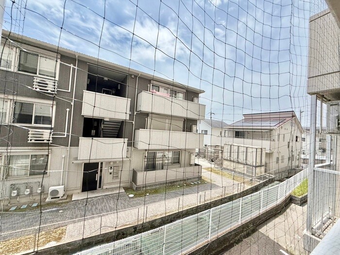 物件内観写真21　(室内からの展望)